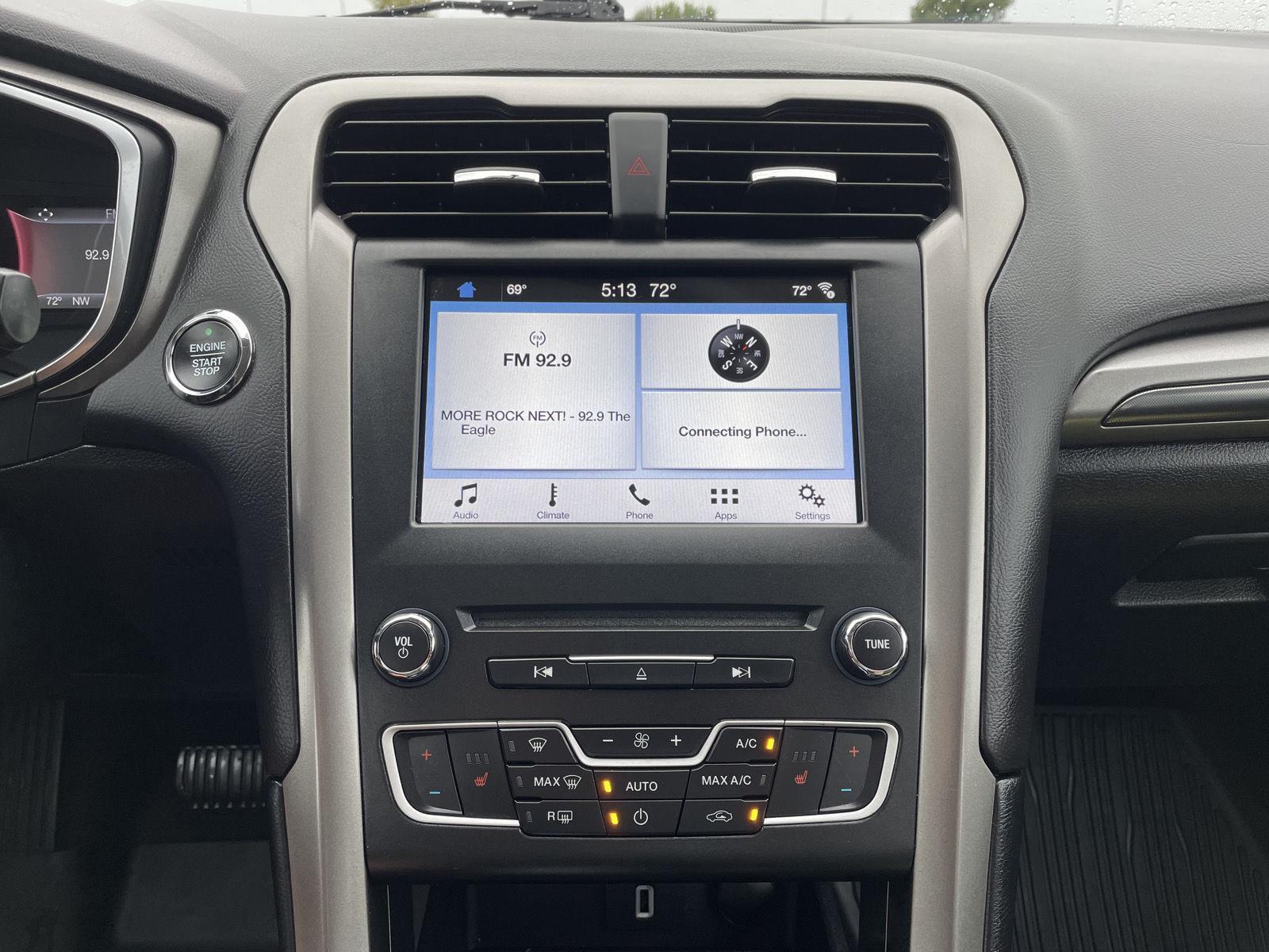 Vehicle photo 21