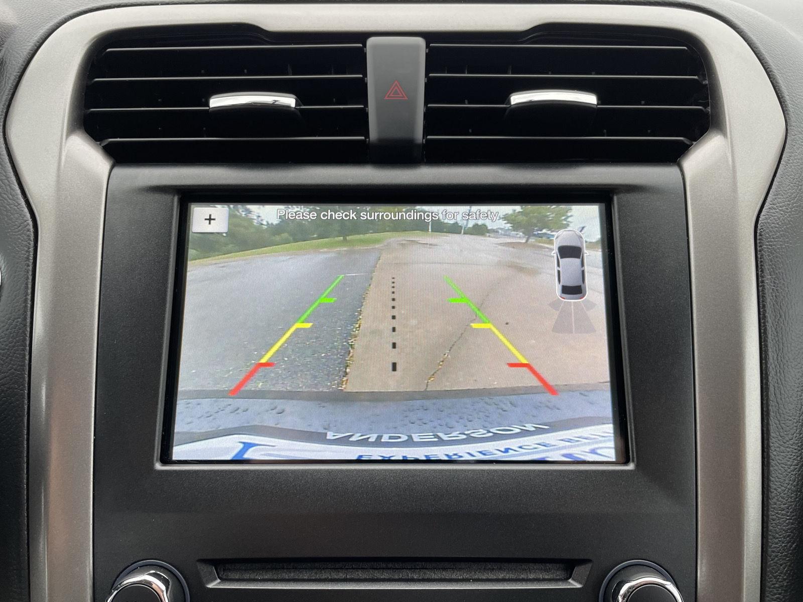 Vehicle photo 22
