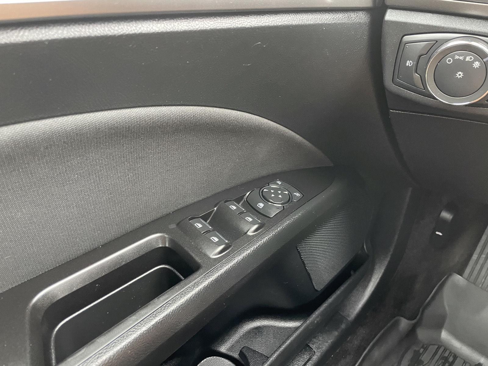 Vehicle photo 27