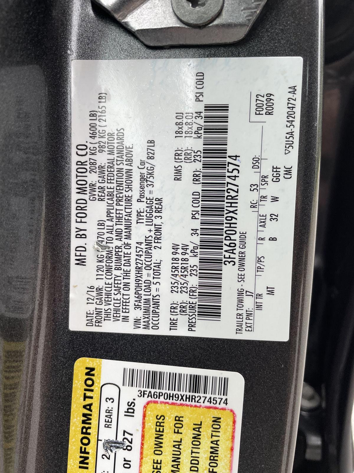 Vehicle photo 30