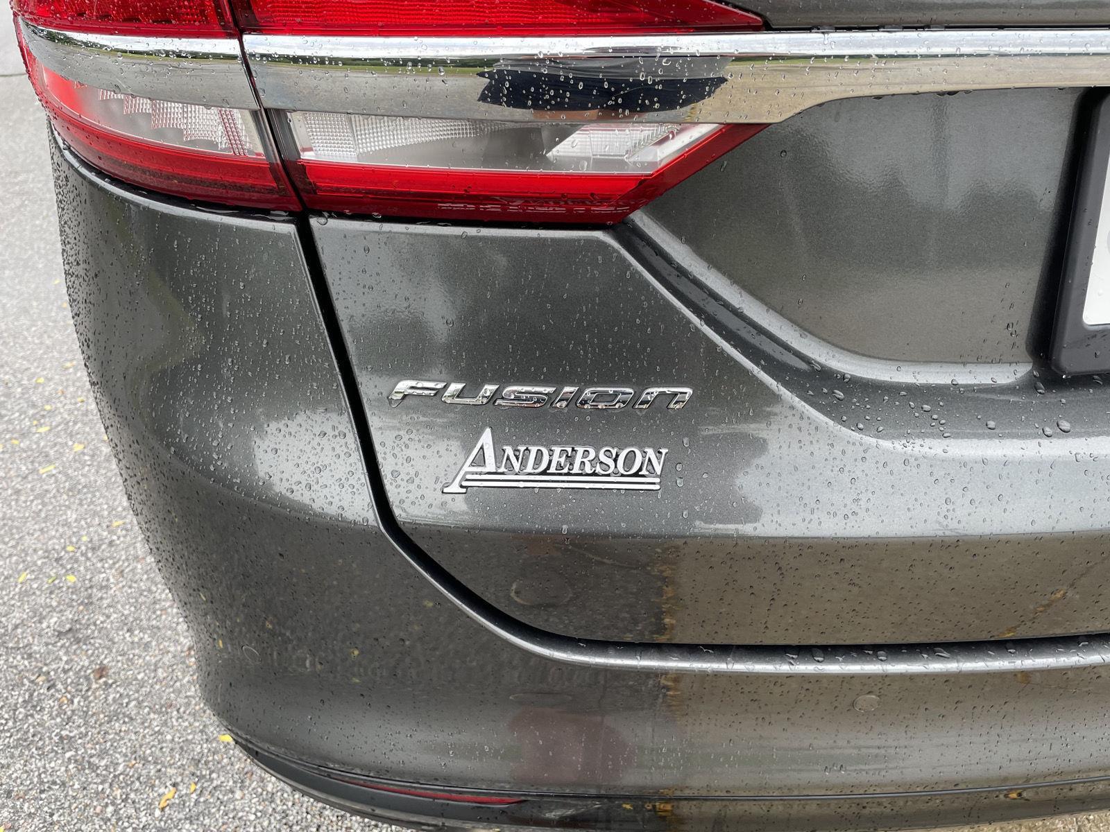 Vehicle photo 34
