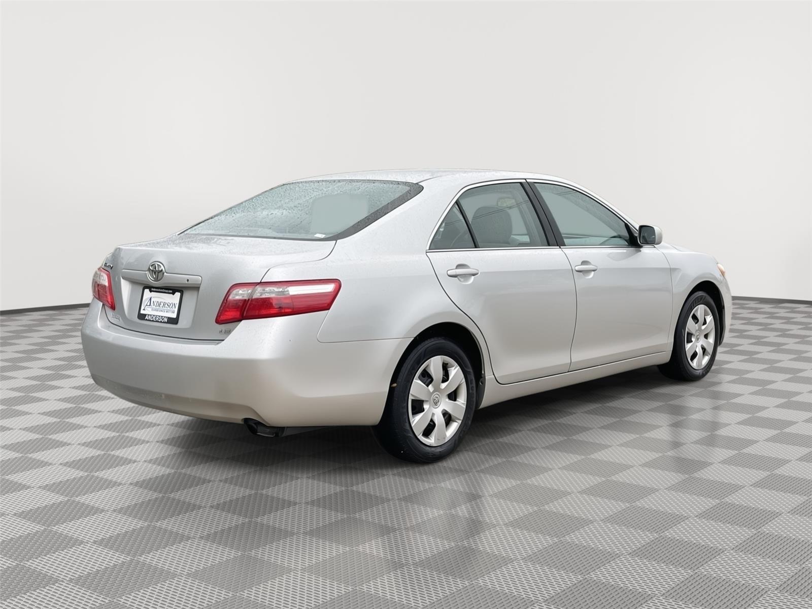 Vehicle photo 7