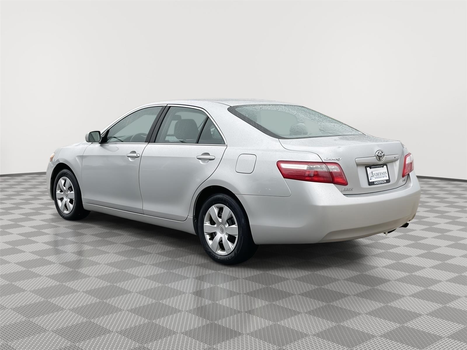 Vehicle photo 9