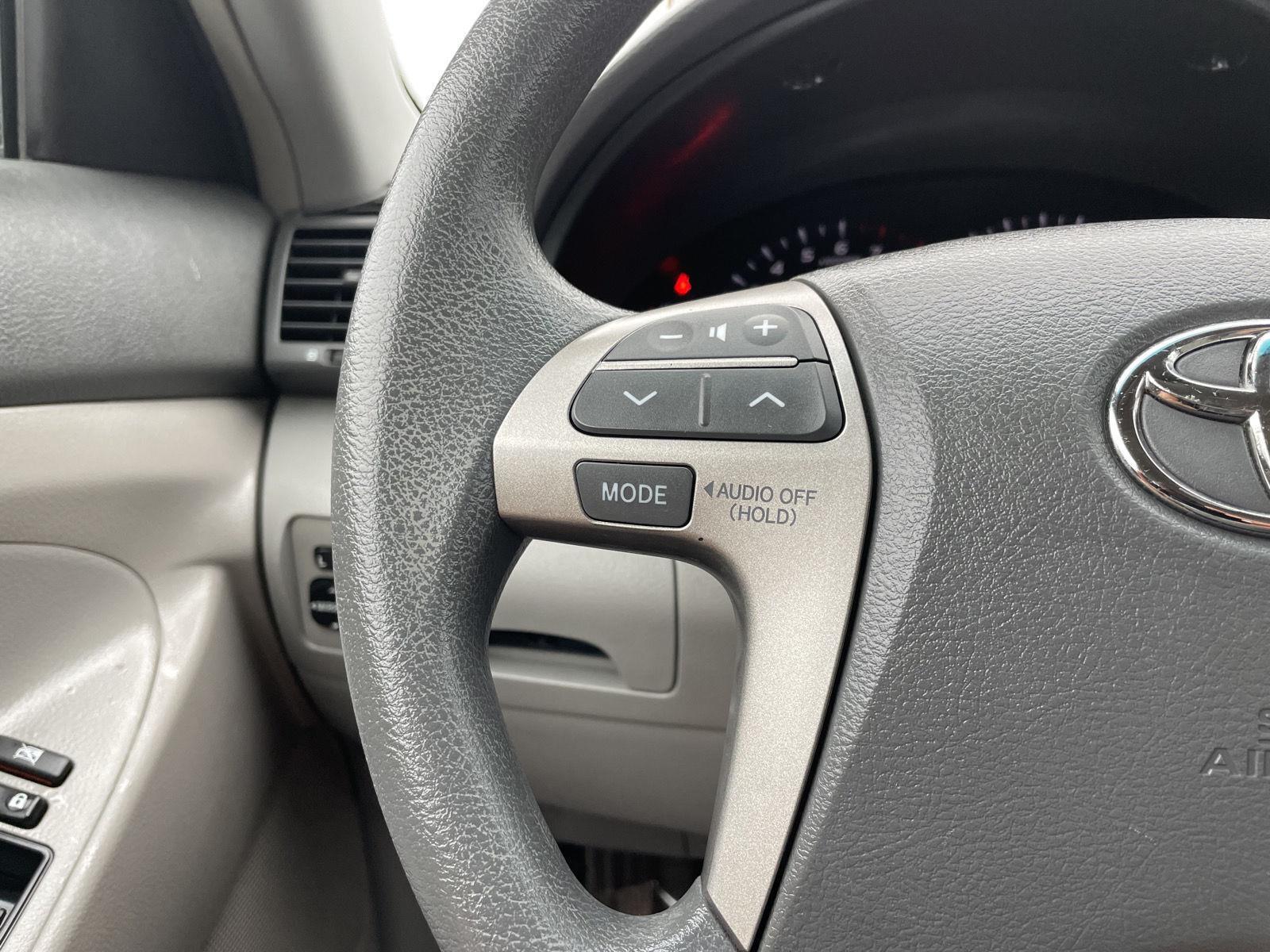 Vehicle photo 12