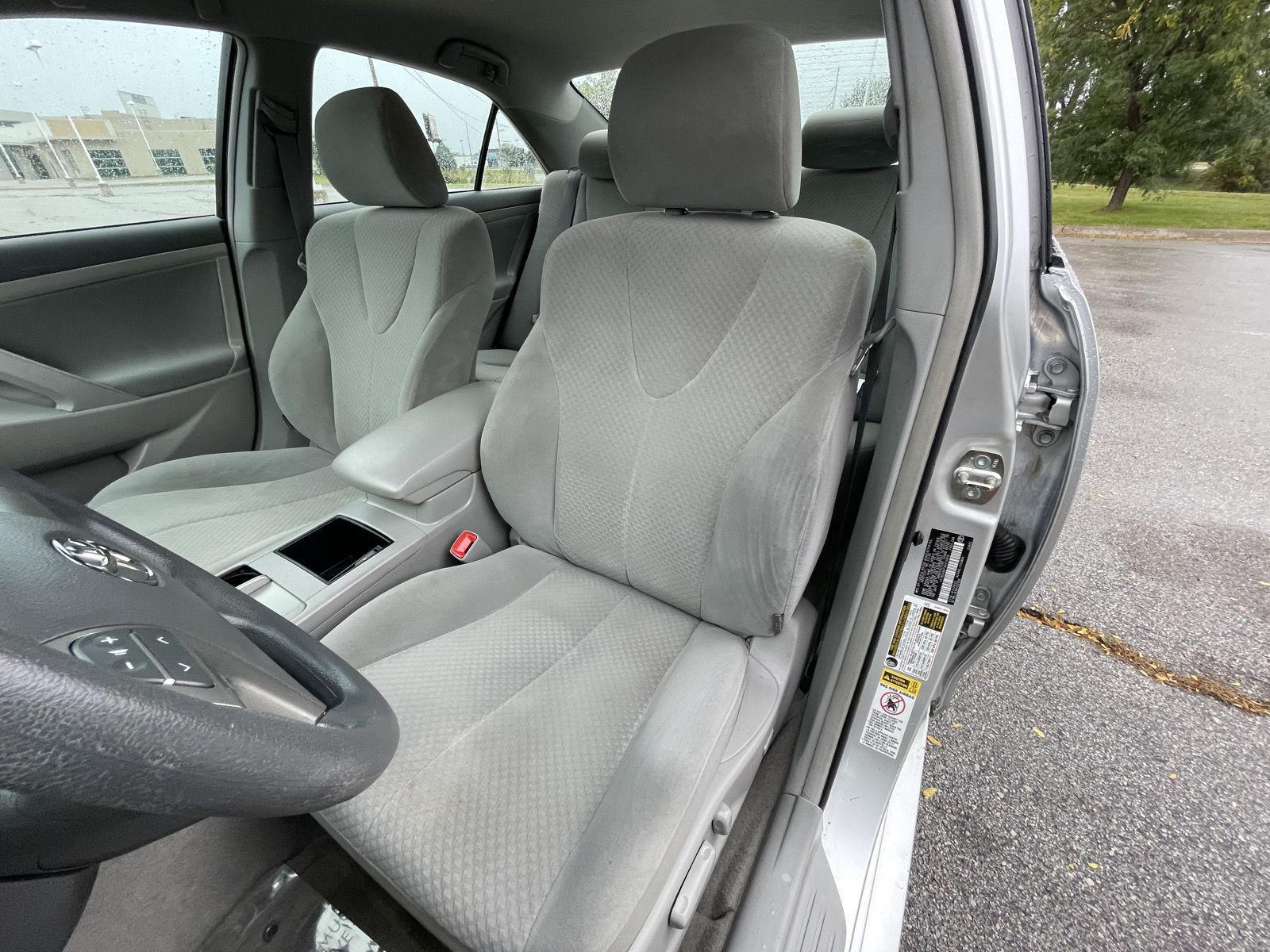 Vehicle photo 17