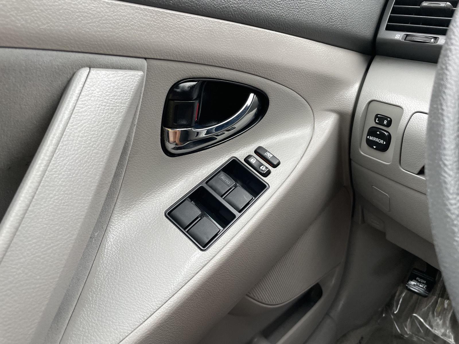Vehicle photo 24