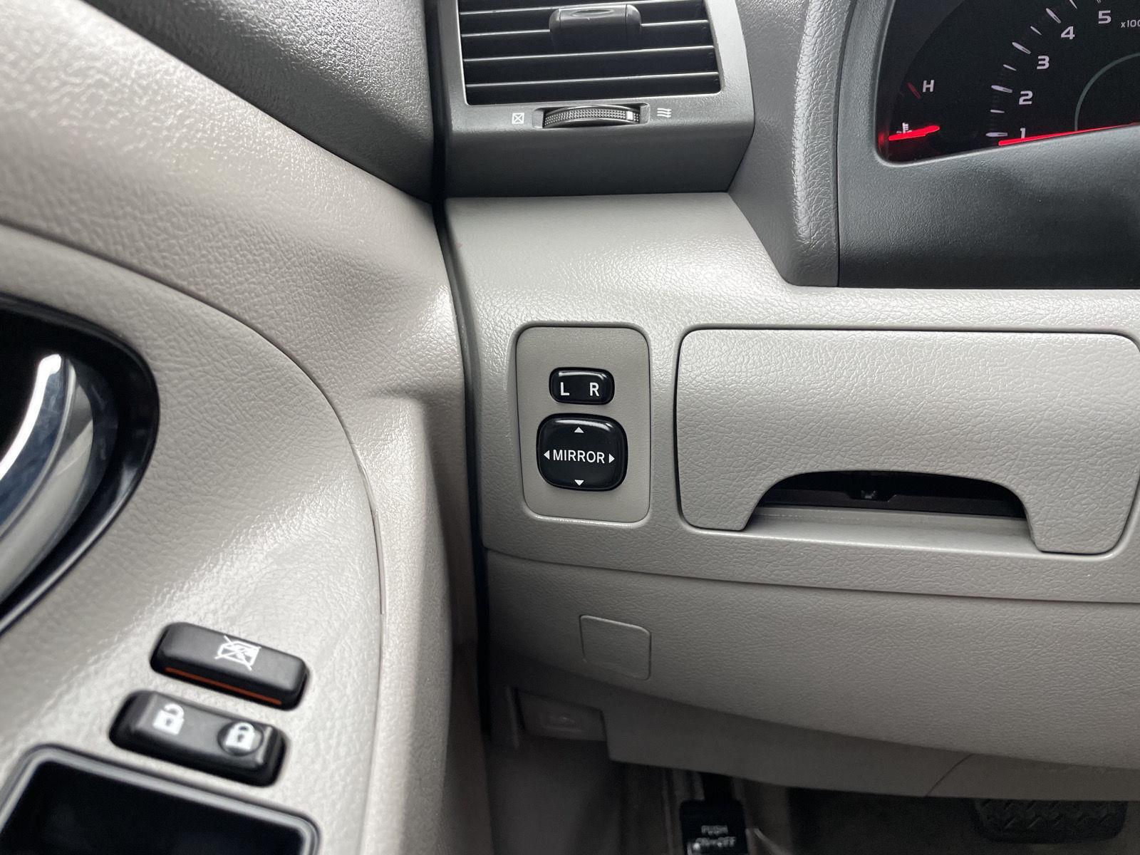 Vehicle photo 25