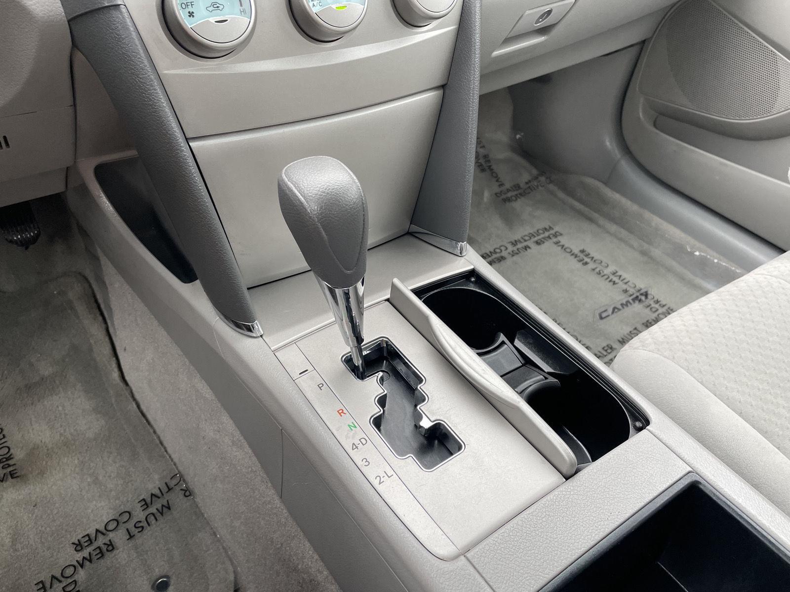 Vehicle photo 26