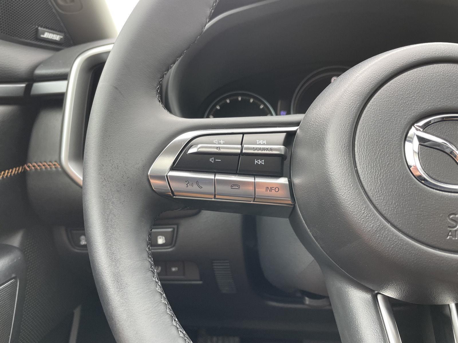 Vehicle photo 13