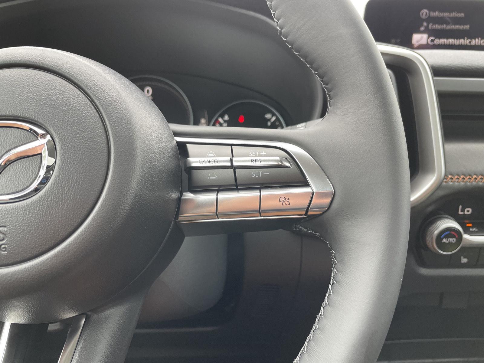 Vehicle photo 14