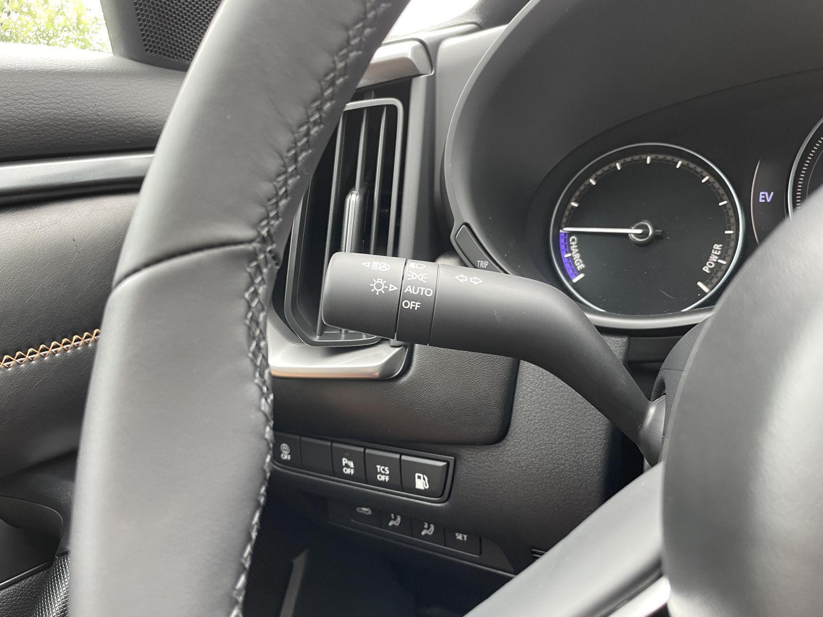 Vehicle photo 16