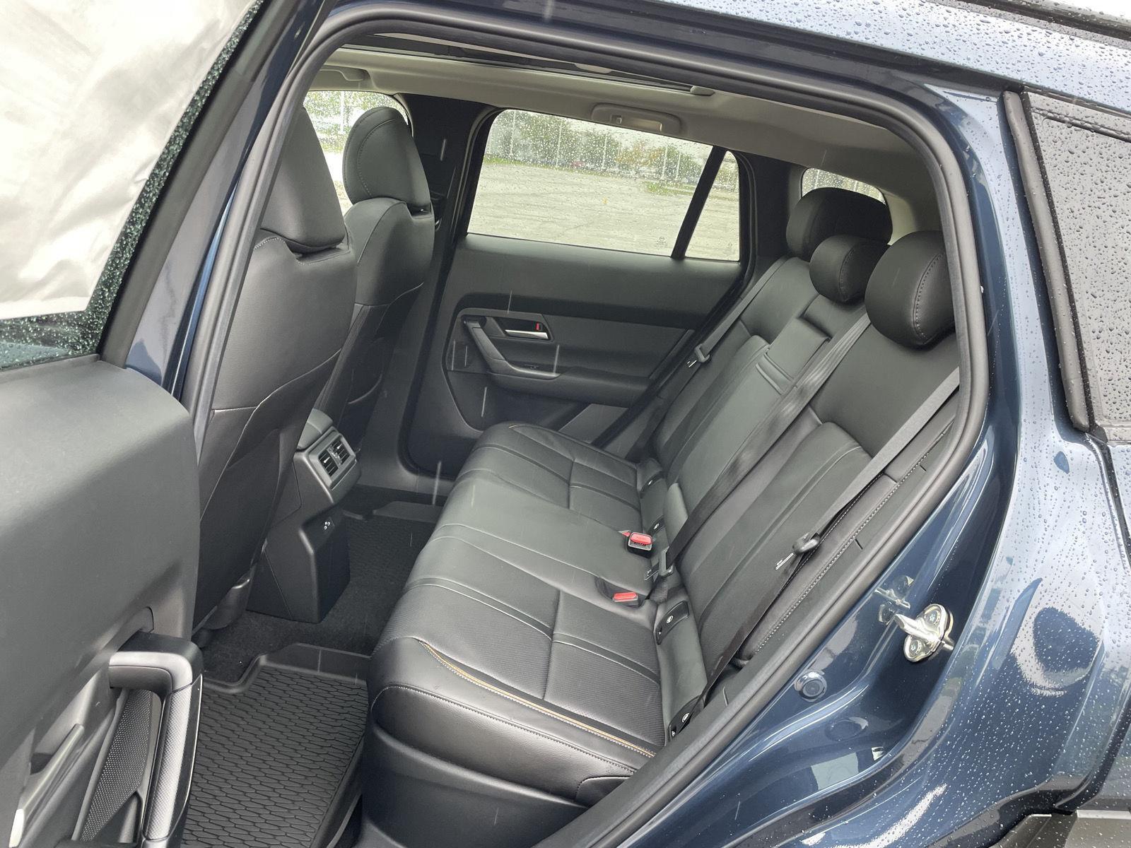 Vehicle photo 20