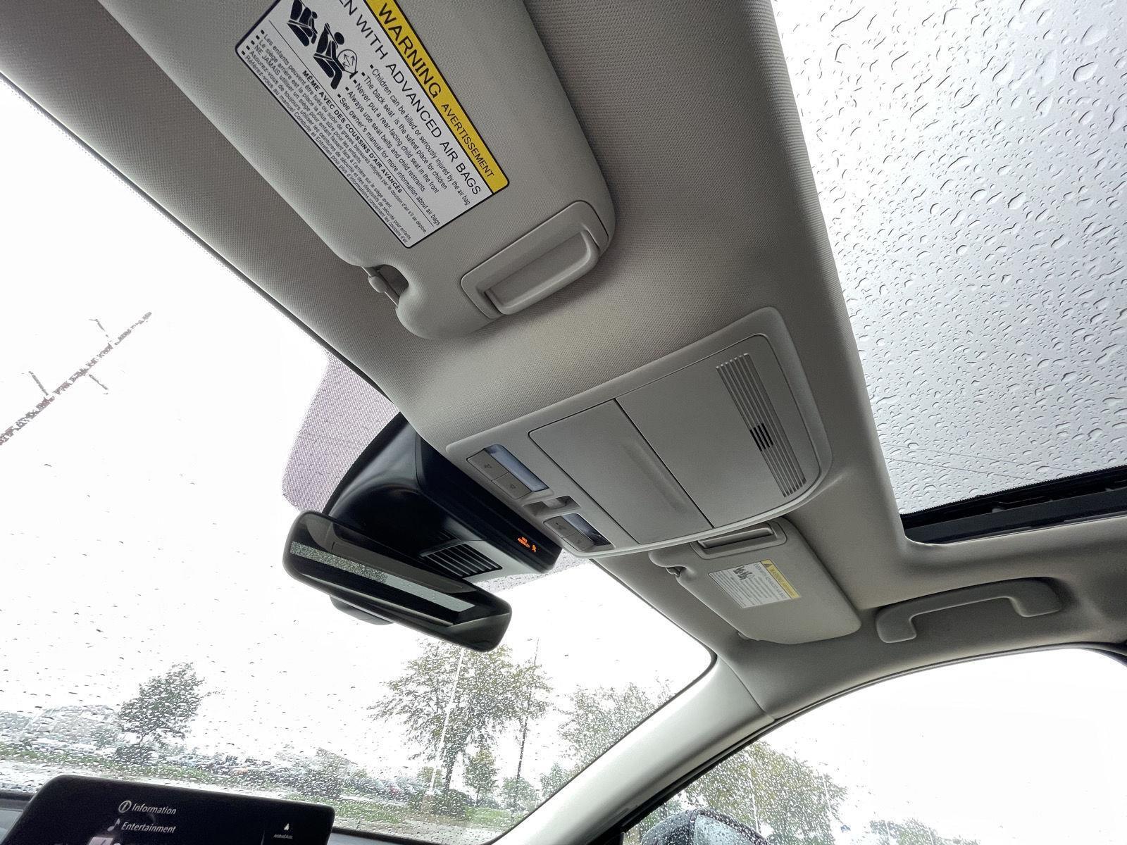 Vehicle photo 21