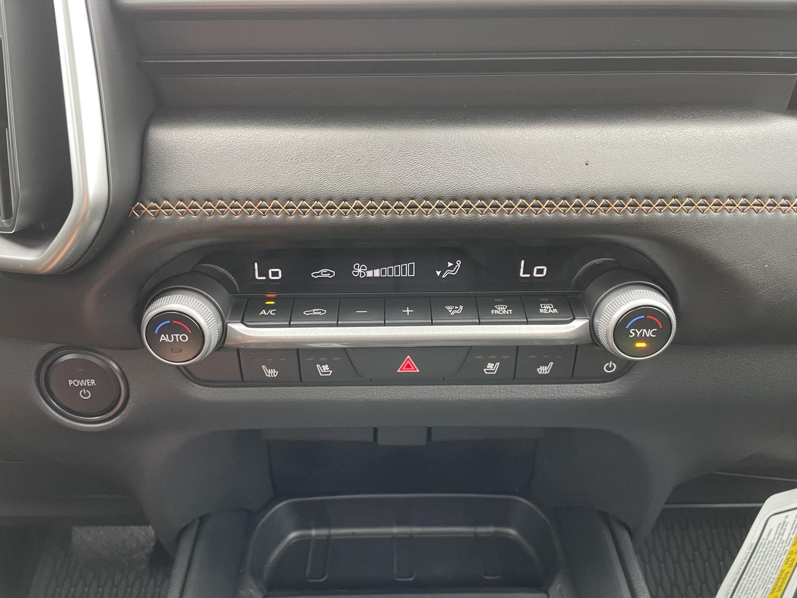 Vehicle photo 26