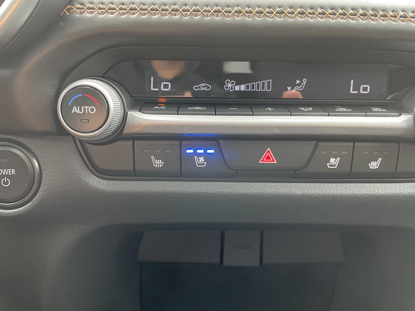 Vehicle photo 28
