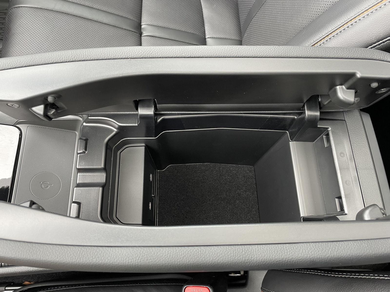 Vehicle photo 32