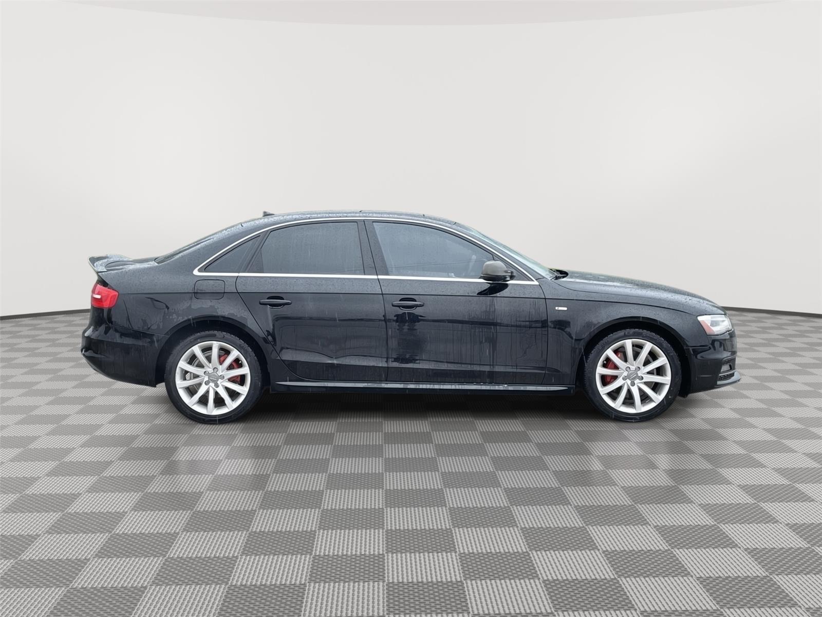 Vehicle photo 6