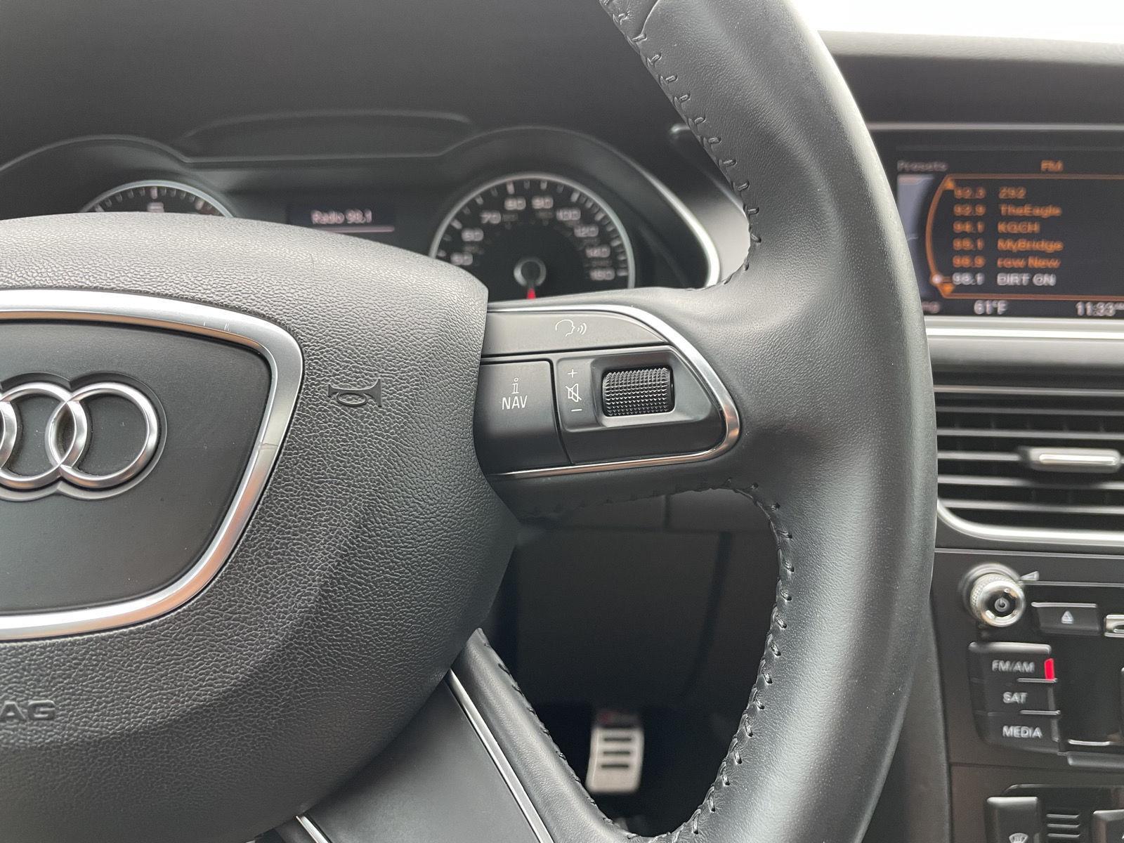 Vehicle photo 12