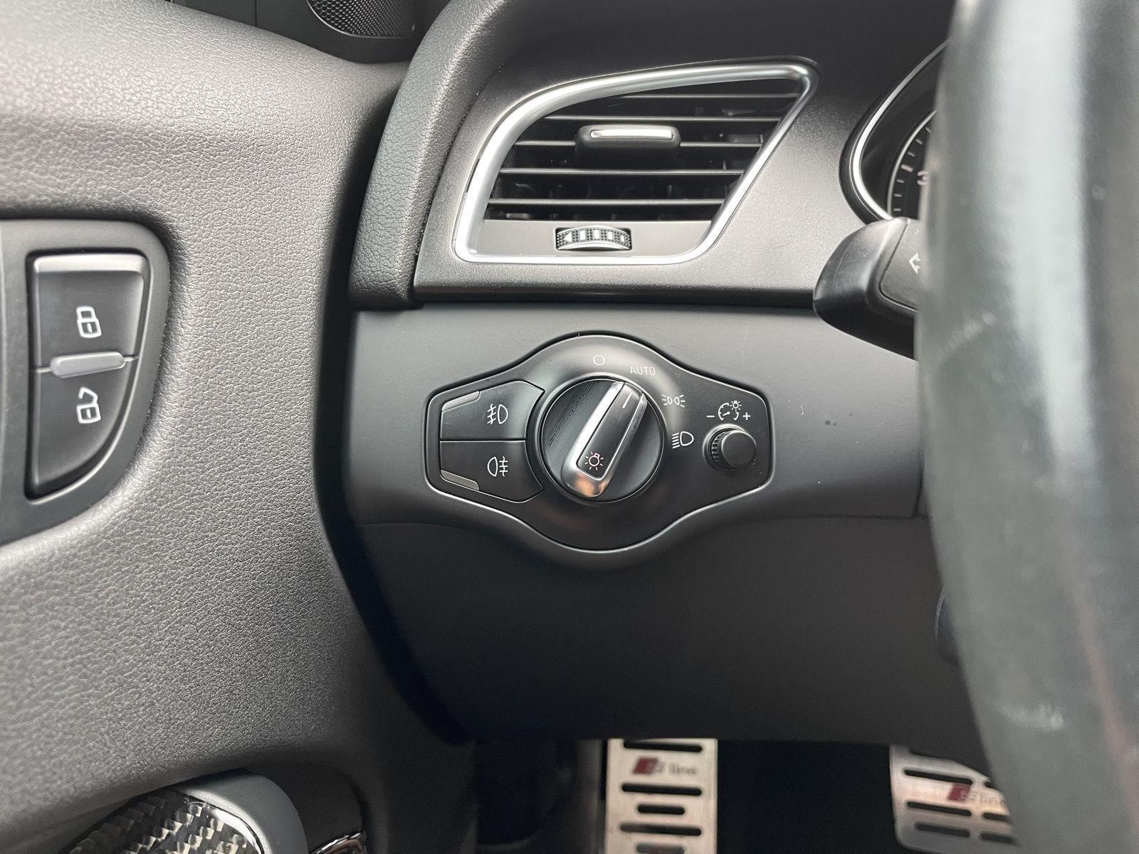 Vehicle photo 14