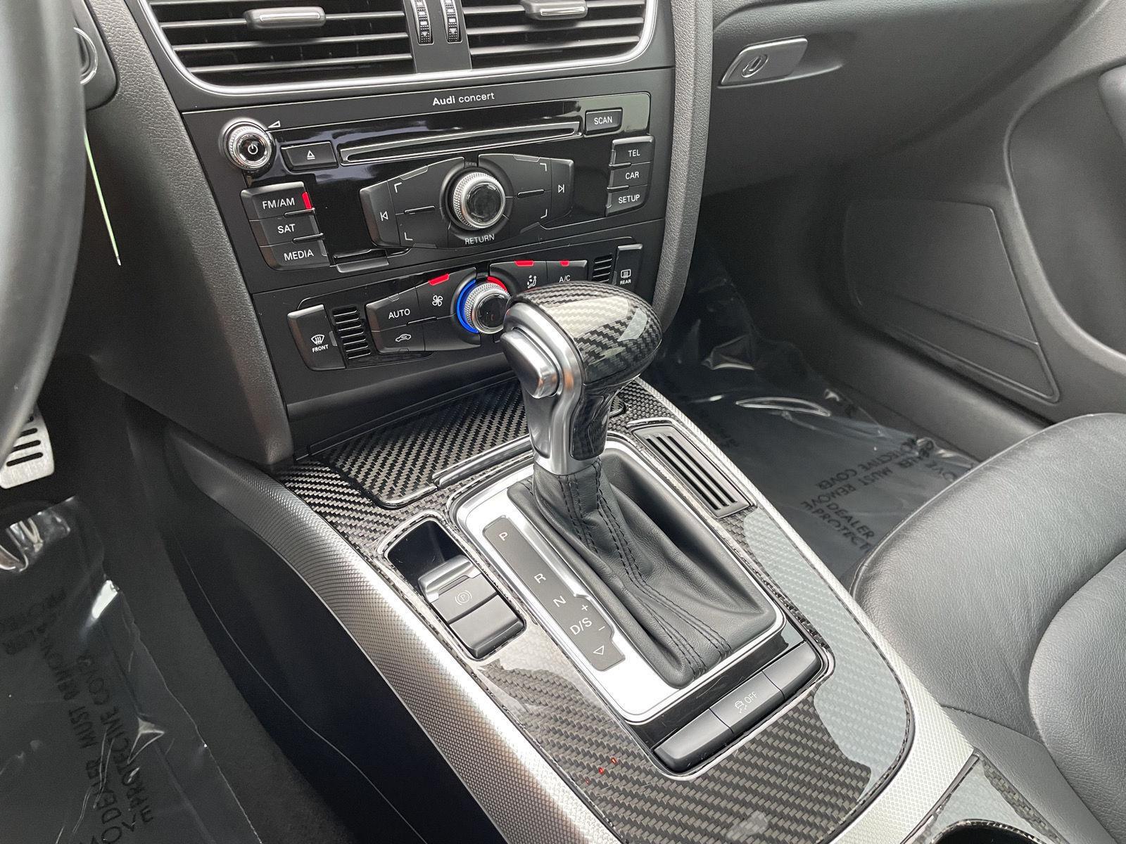Vehicle photo 24