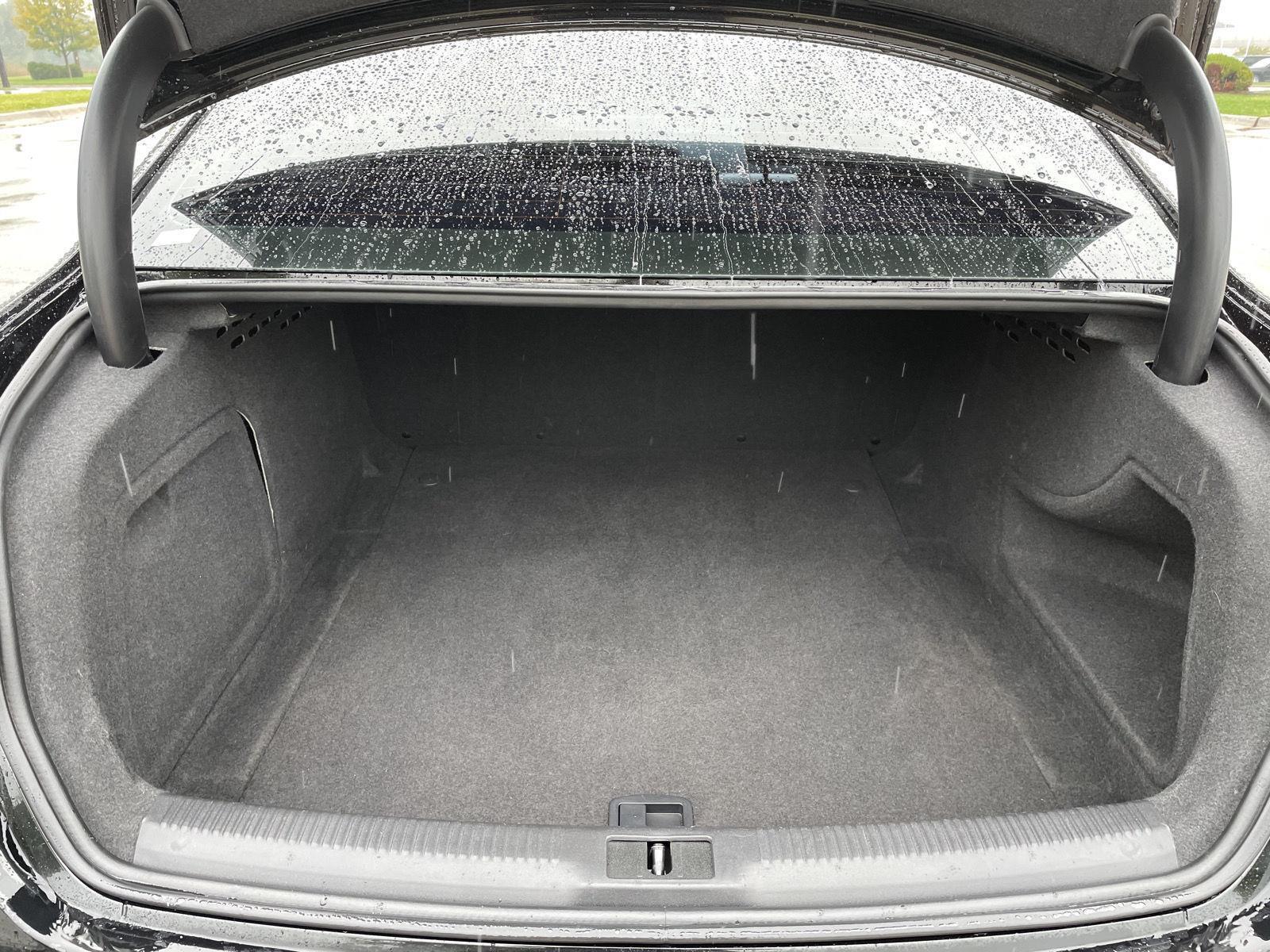 Vehicle photo 29
