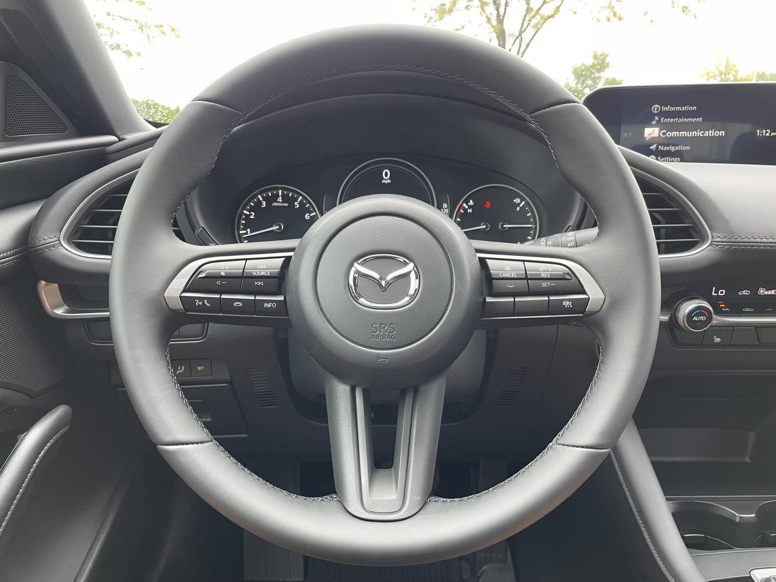 Vehicle photo 12