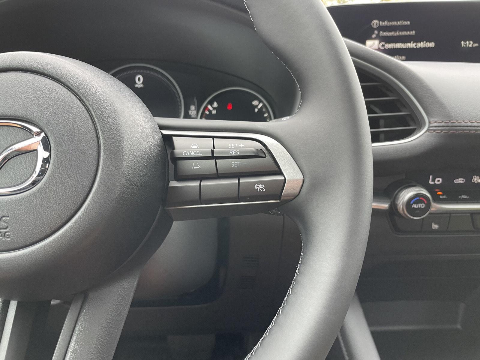 Vehicle photo 14