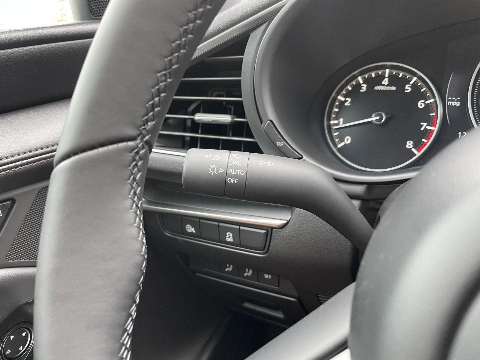 Vehicle photo 16