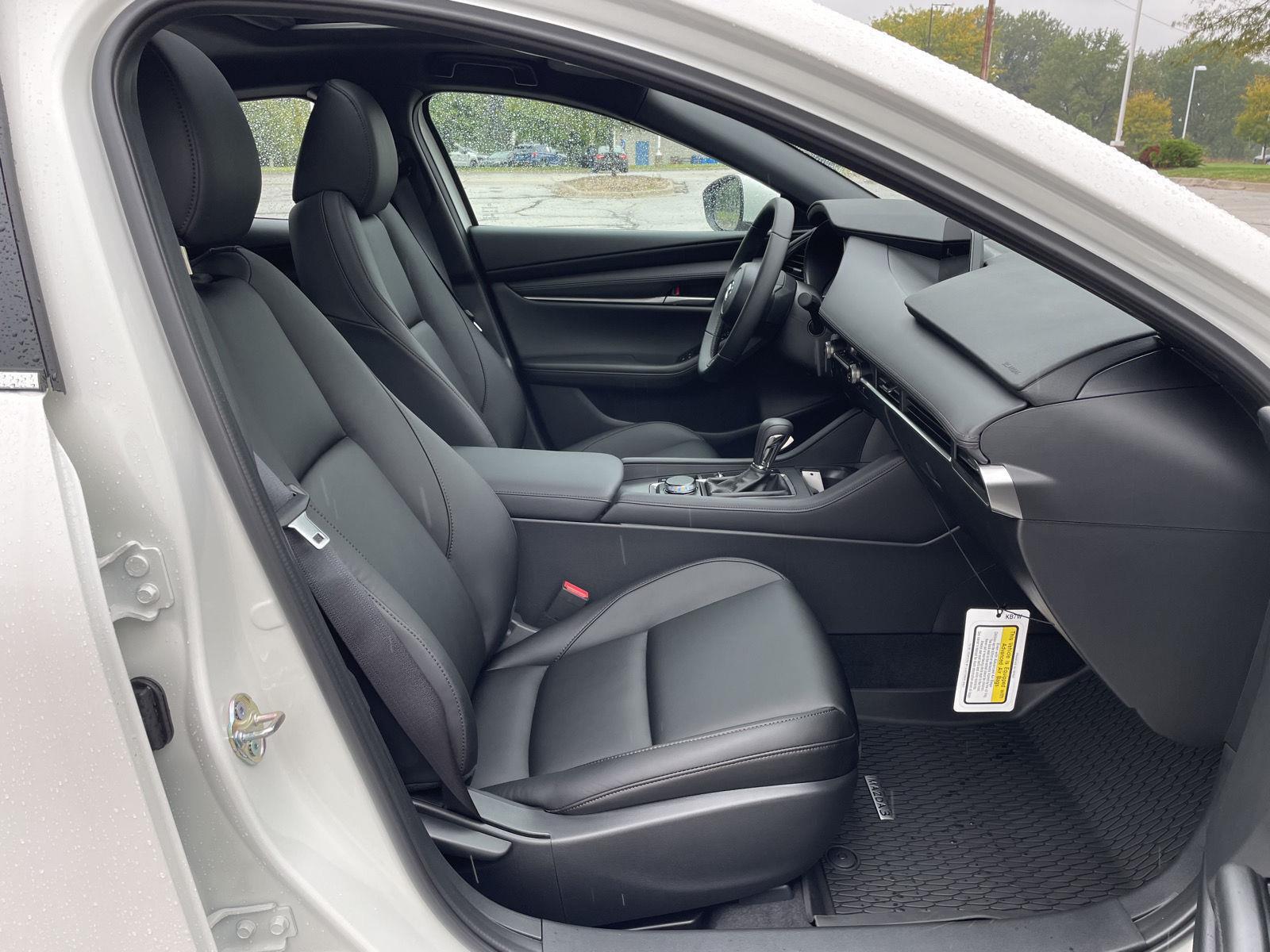 Vehicle photo 19