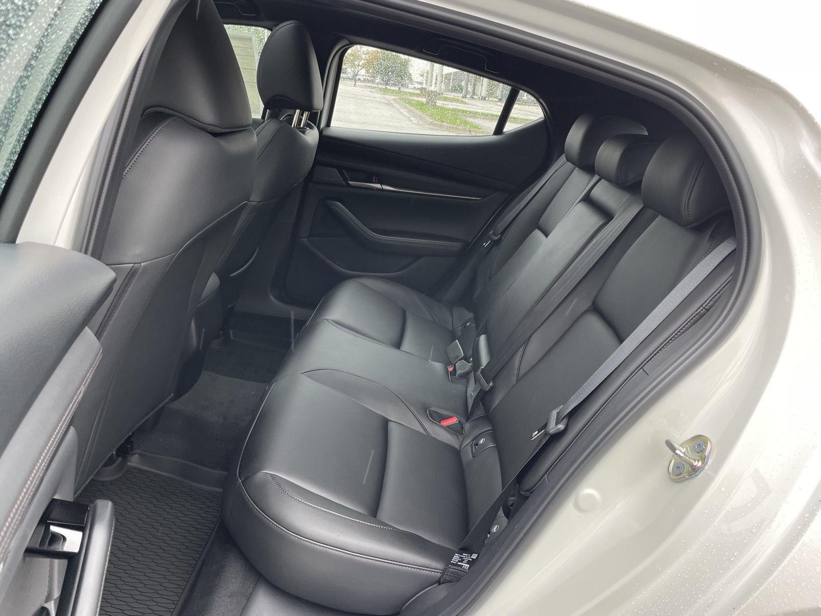 Vehicle photo 20