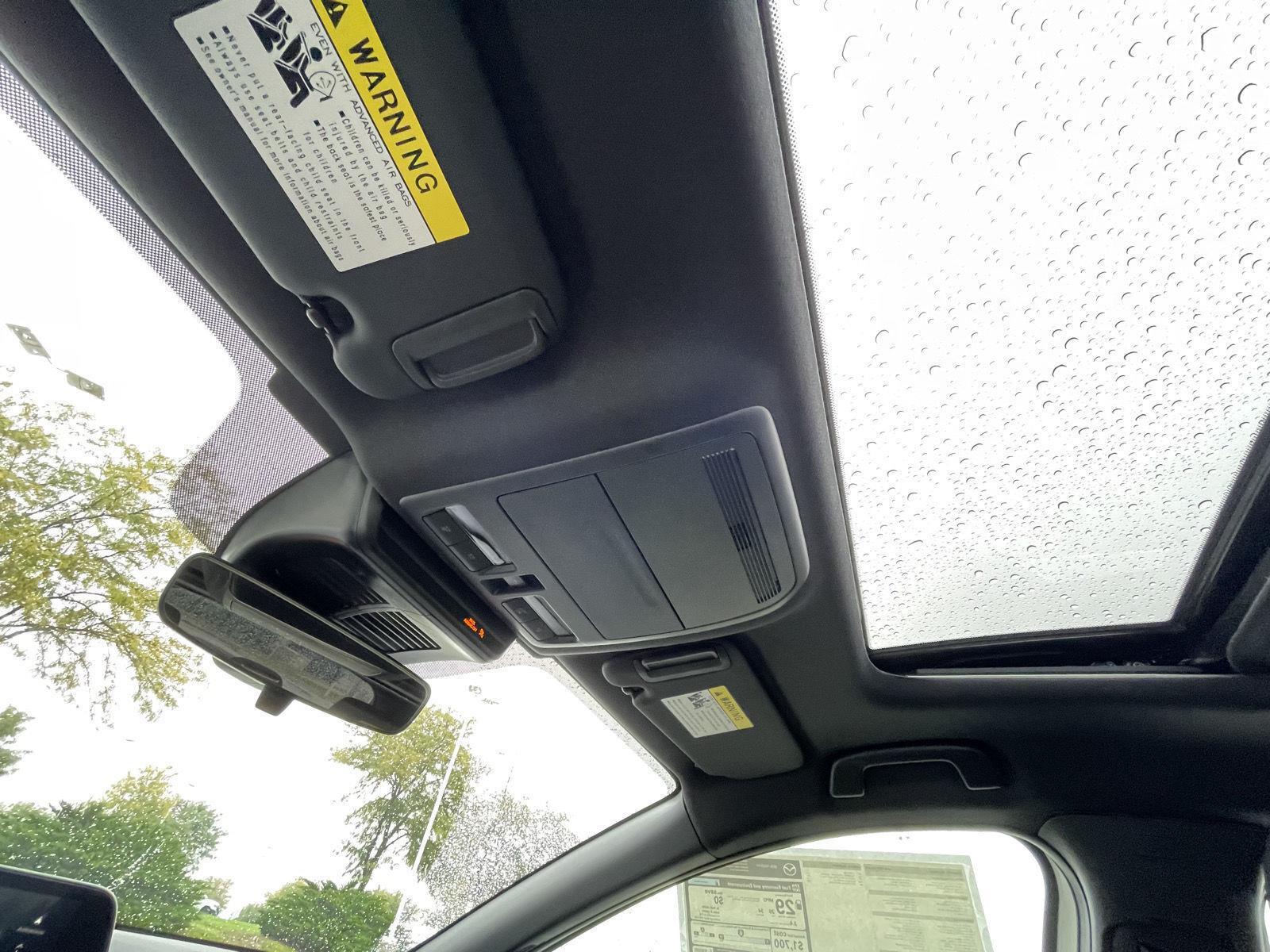 Vehicle photo 21