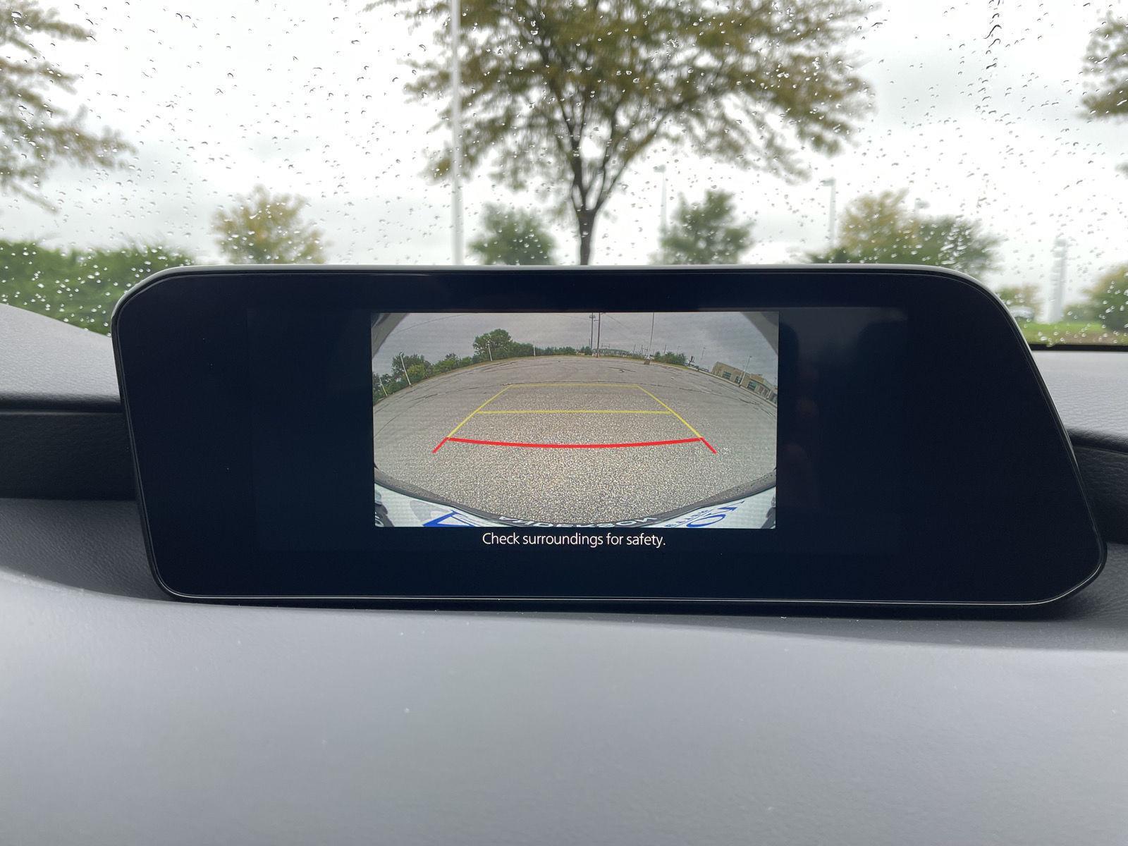 Vehicle photo 23