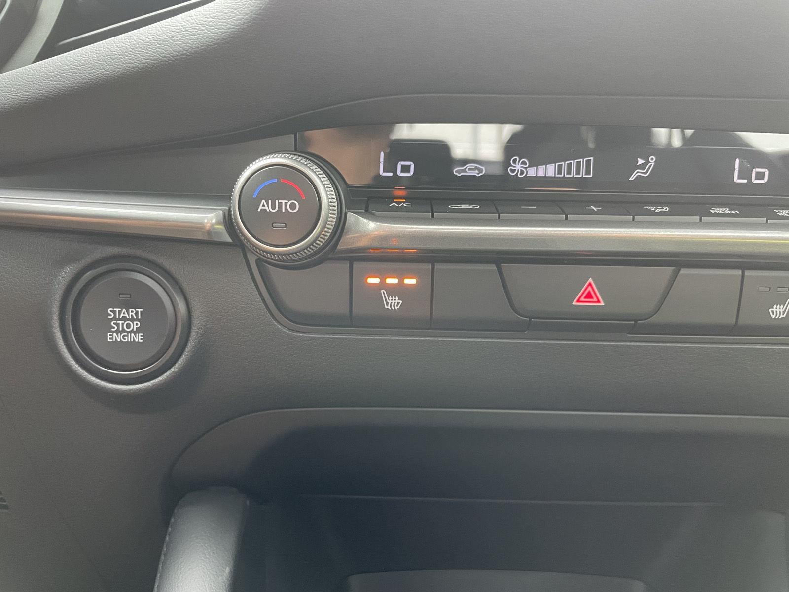 Vehicle photo 26