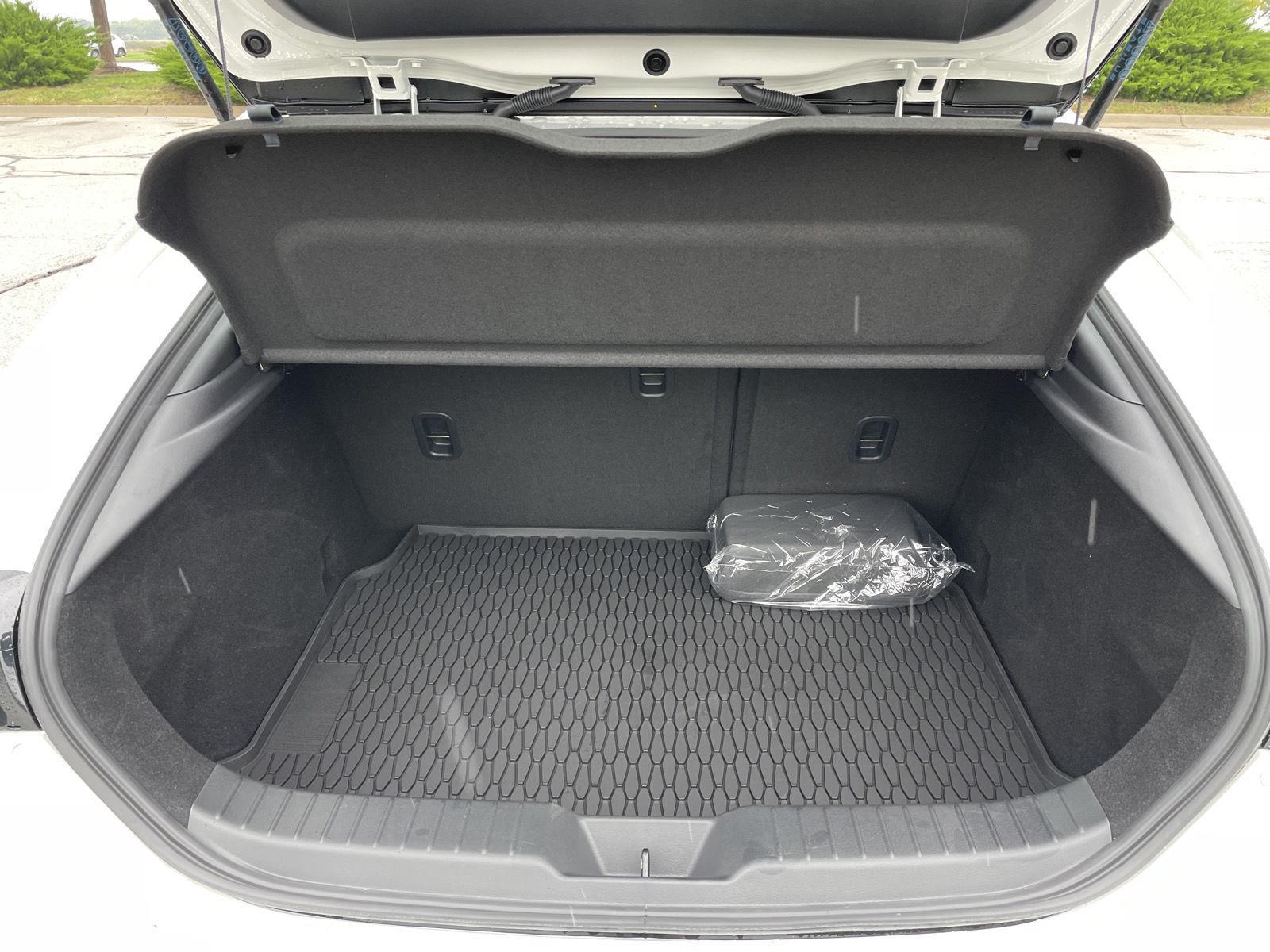 Vehicle photo 33