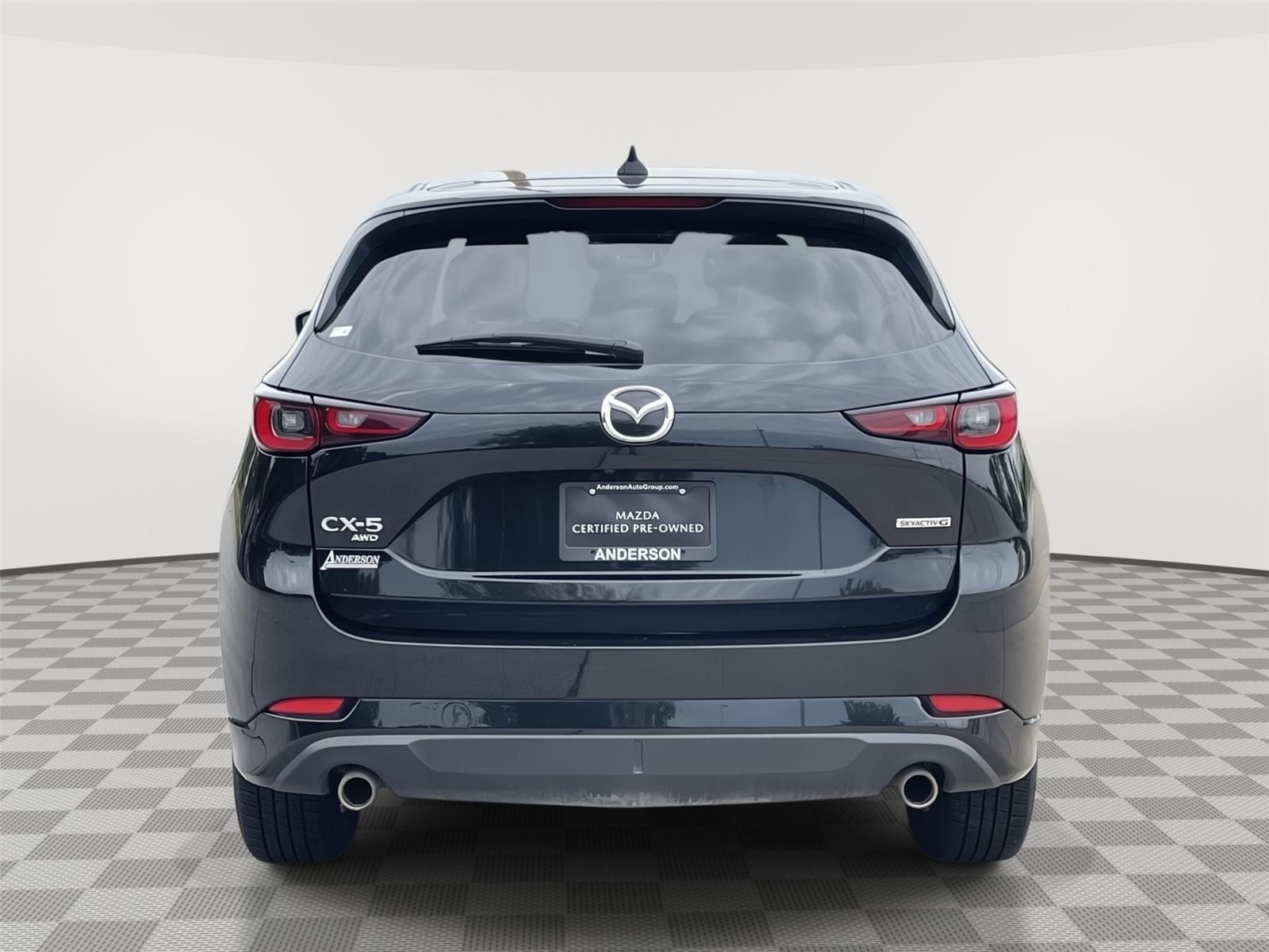 Vehicle photo 8