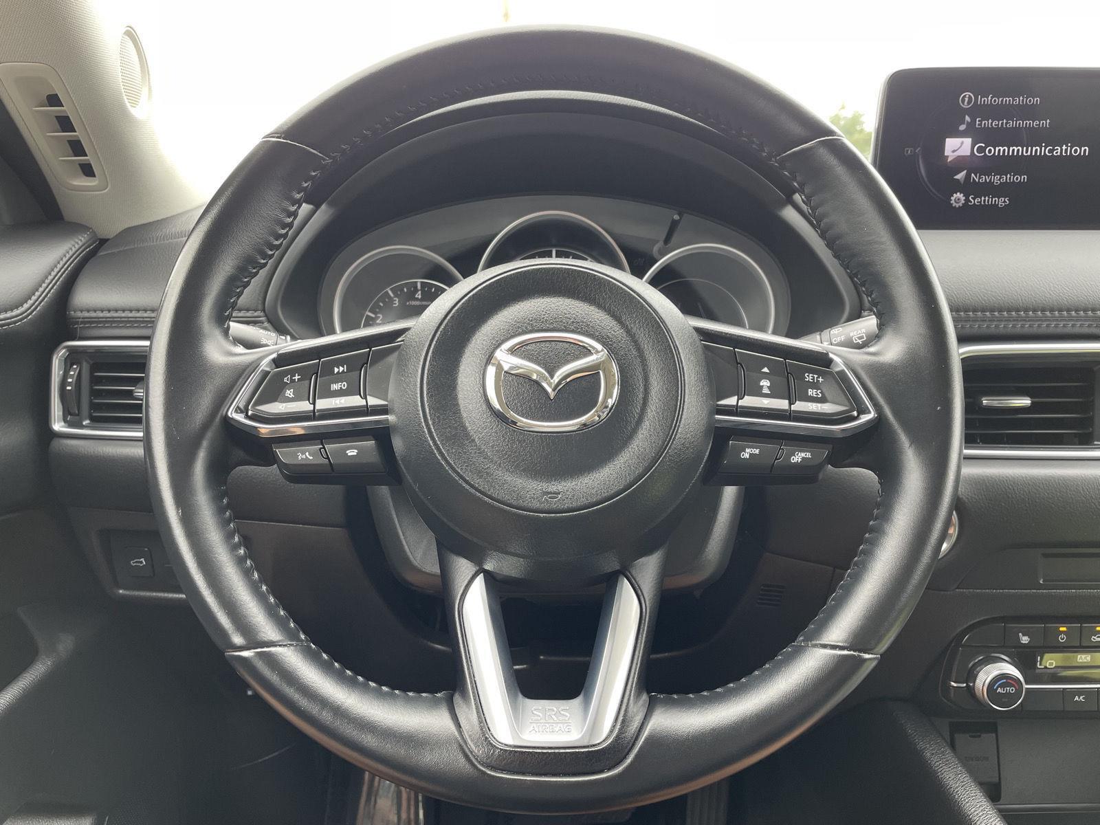 Vehicle photo 11
