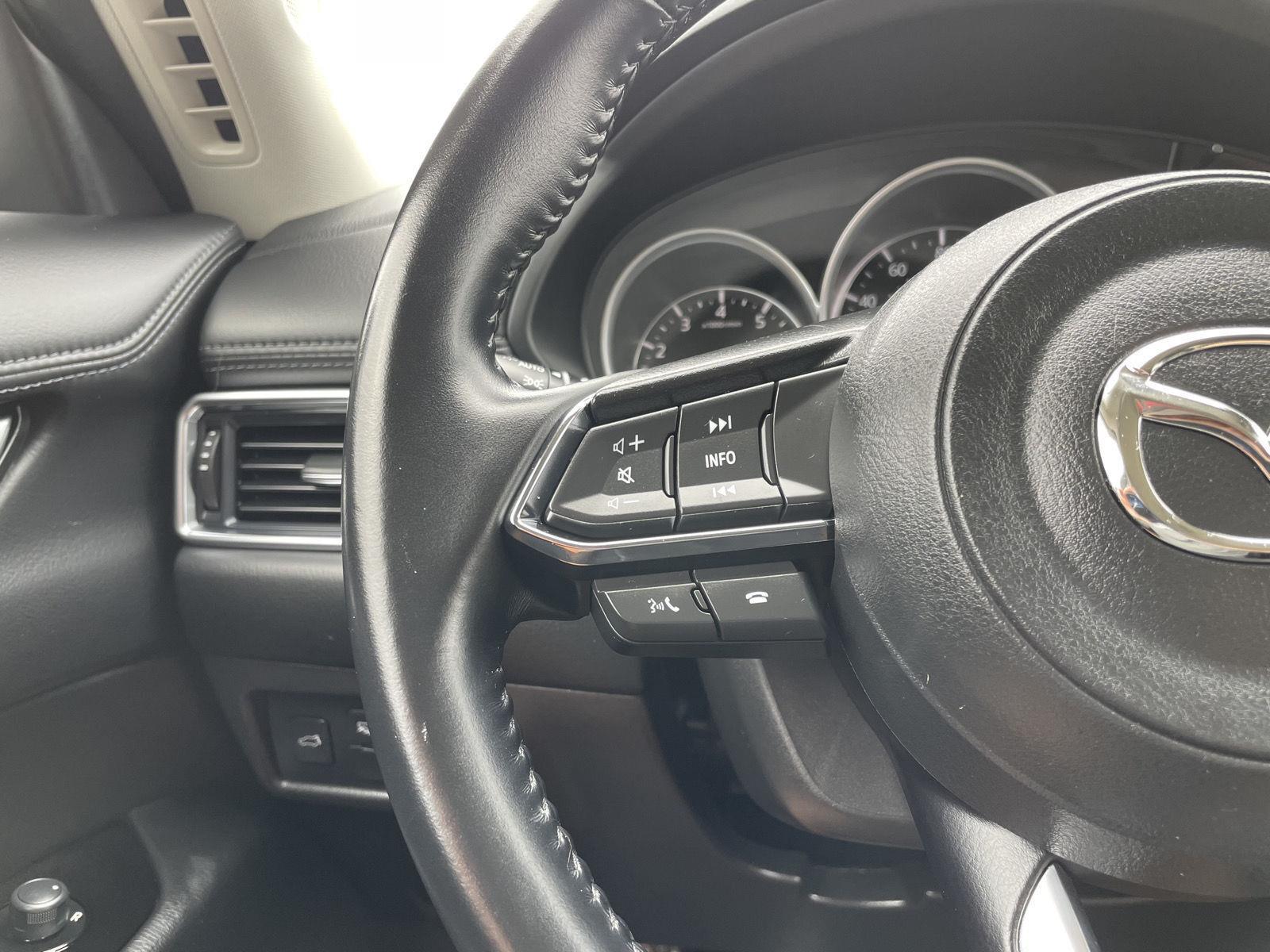 Vehicle photo 12