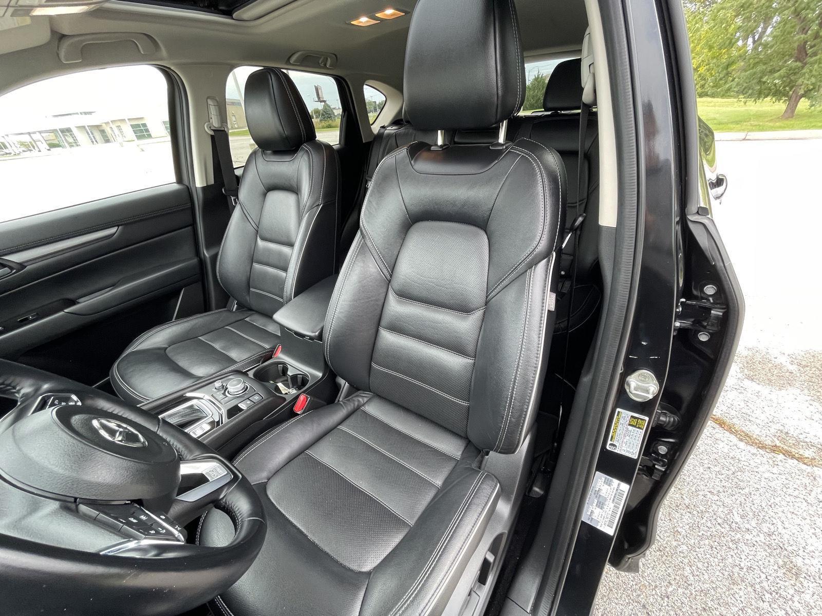 Vehicle photo 17