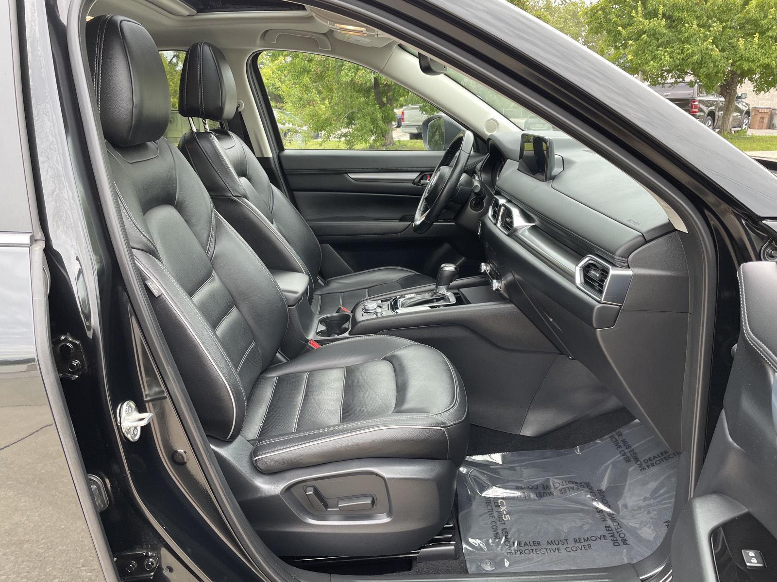 Vehicle photo 18