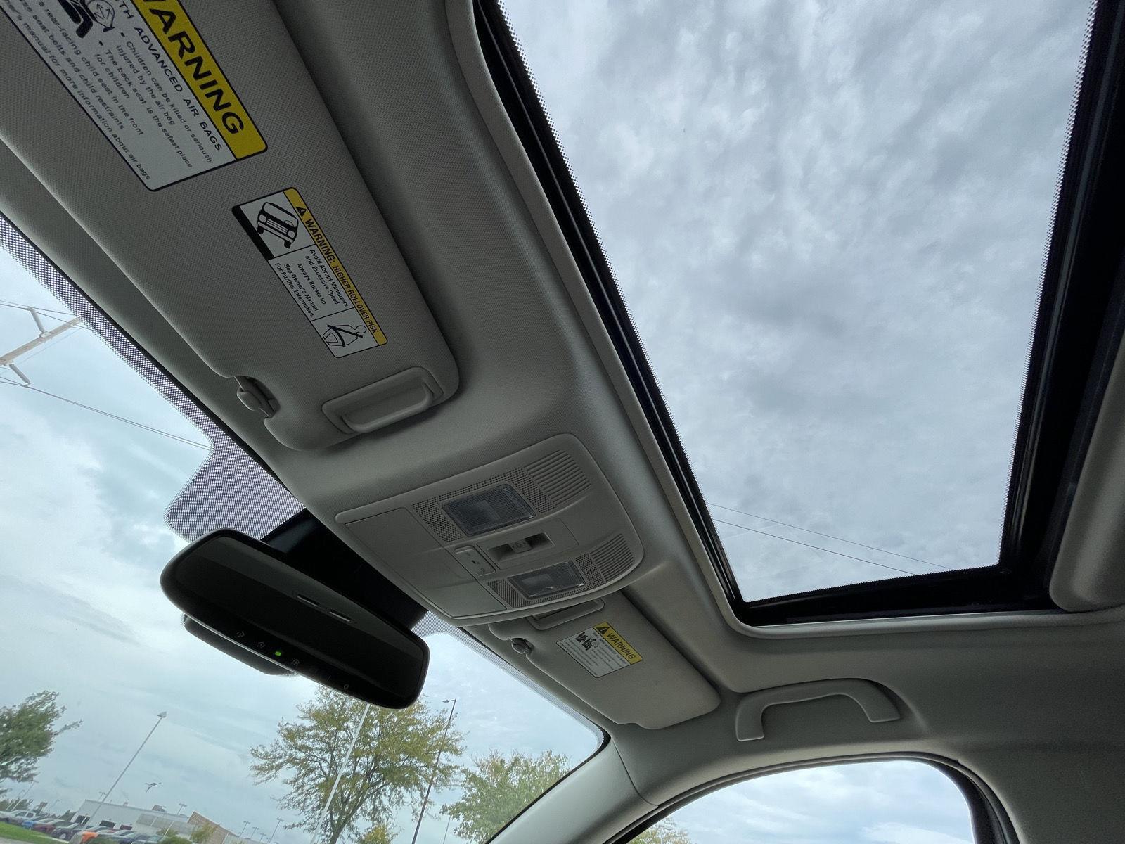 Vehicle photo 20