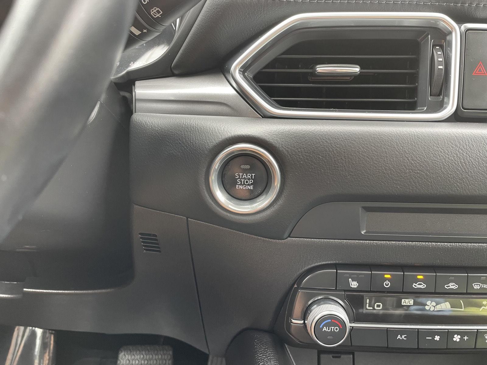 Vehicle photo 23