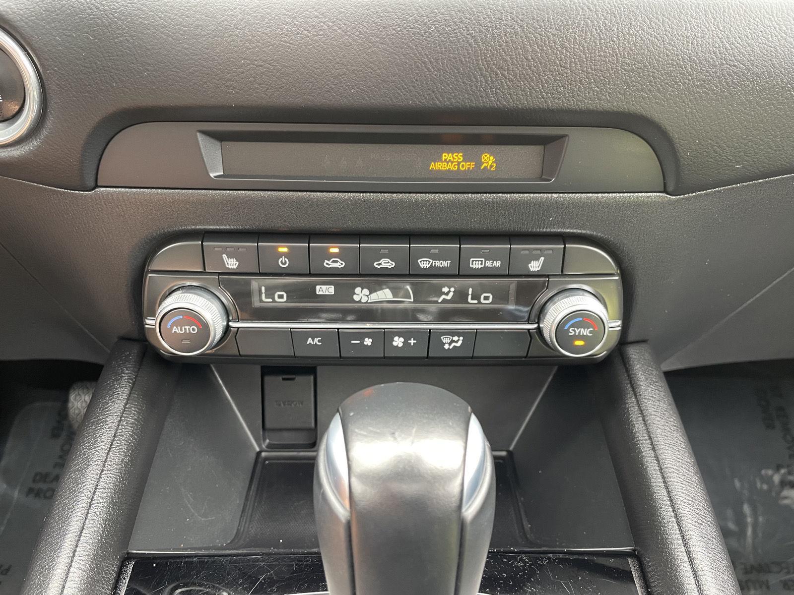 Vehicle photo 24