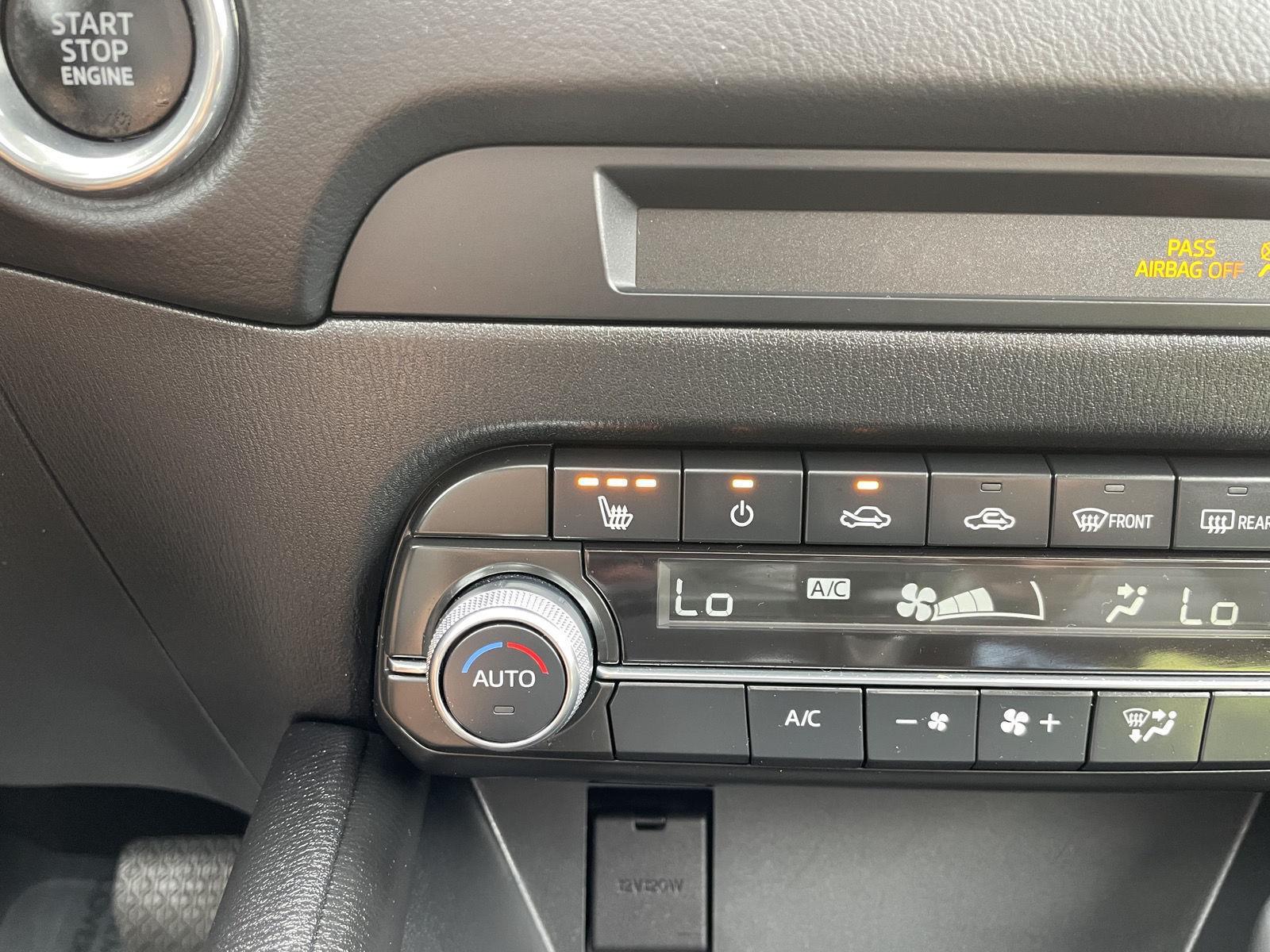 Vehicle photo 25