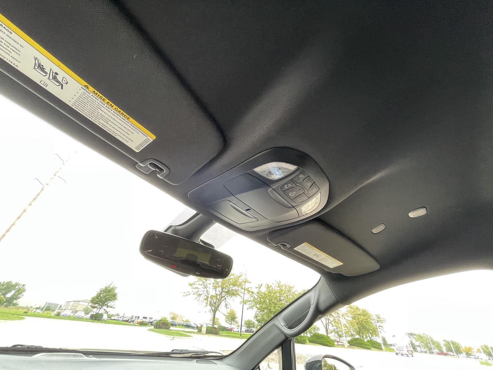 Vehicle photo 22