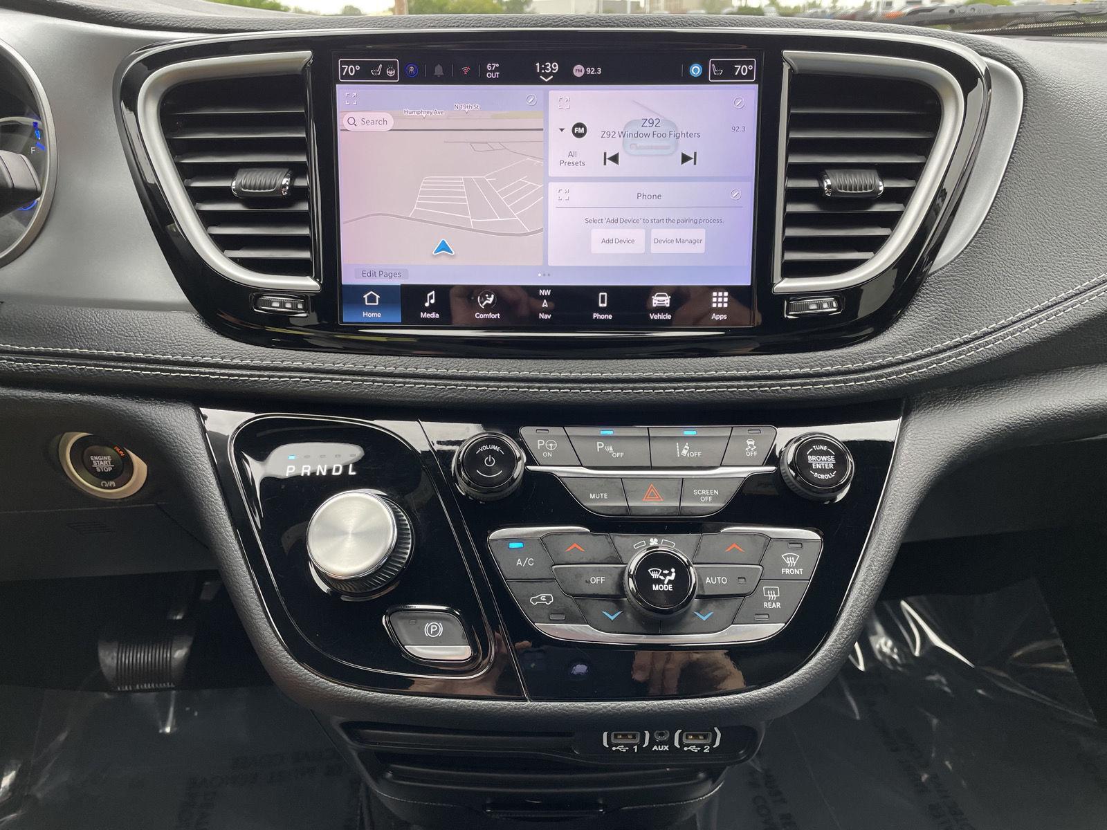 Vehicle photo 23
