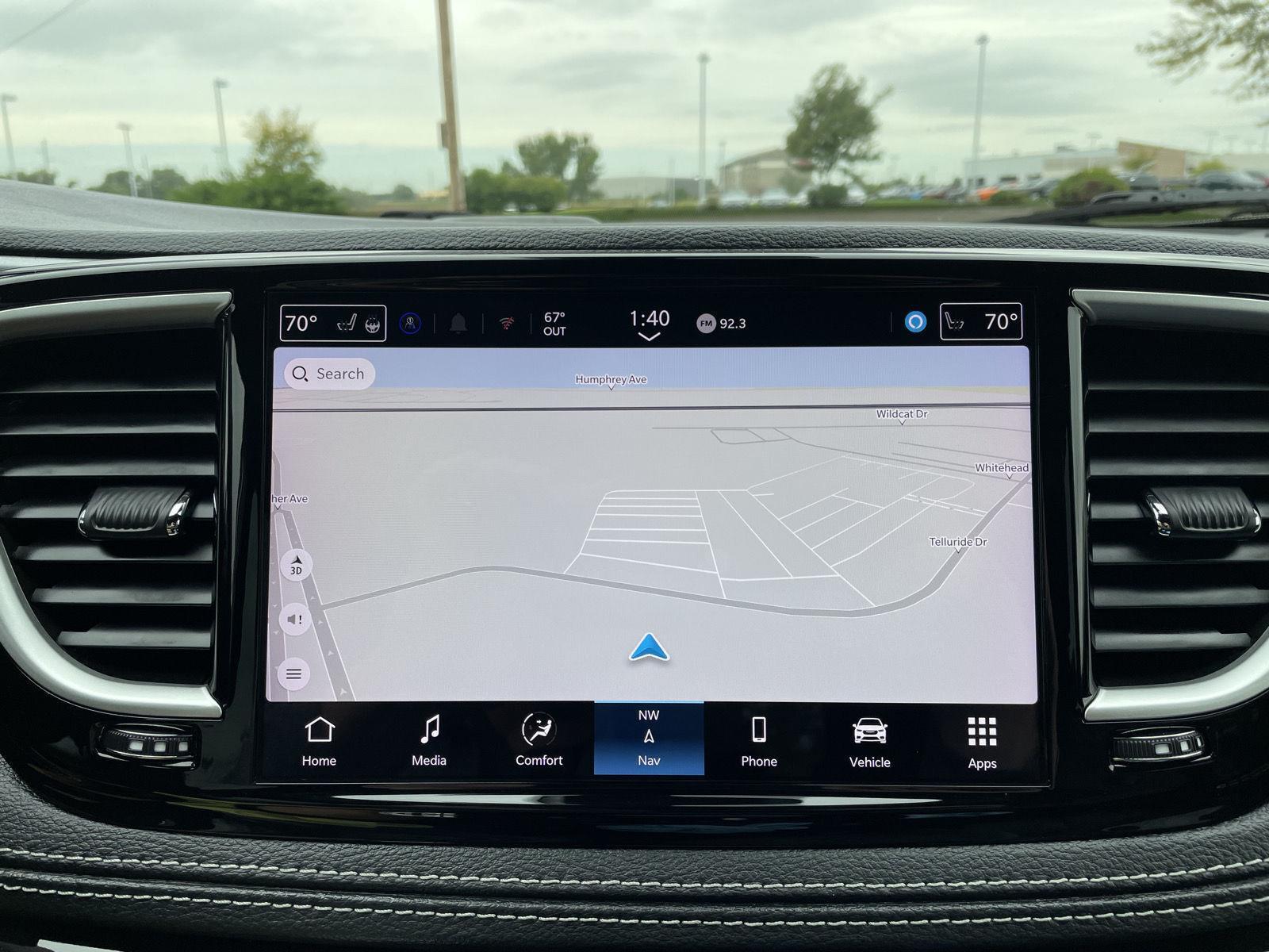 Vehicle photo 26