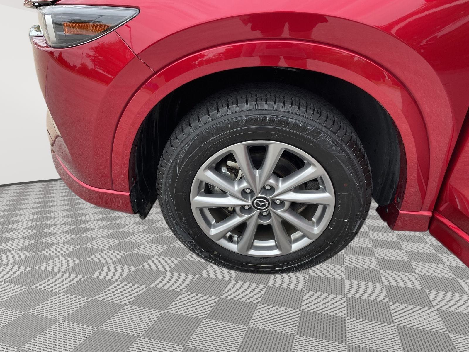 Vehicle photo 10