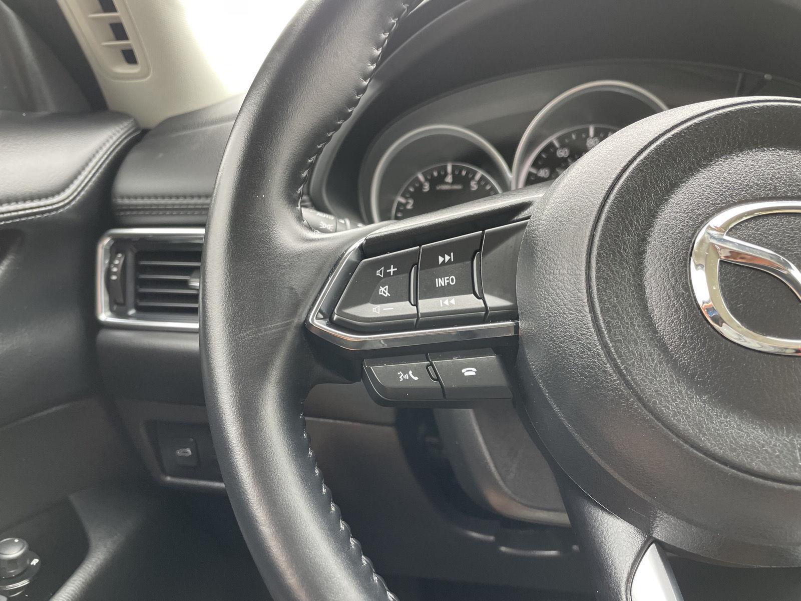 Vehicle photo 12