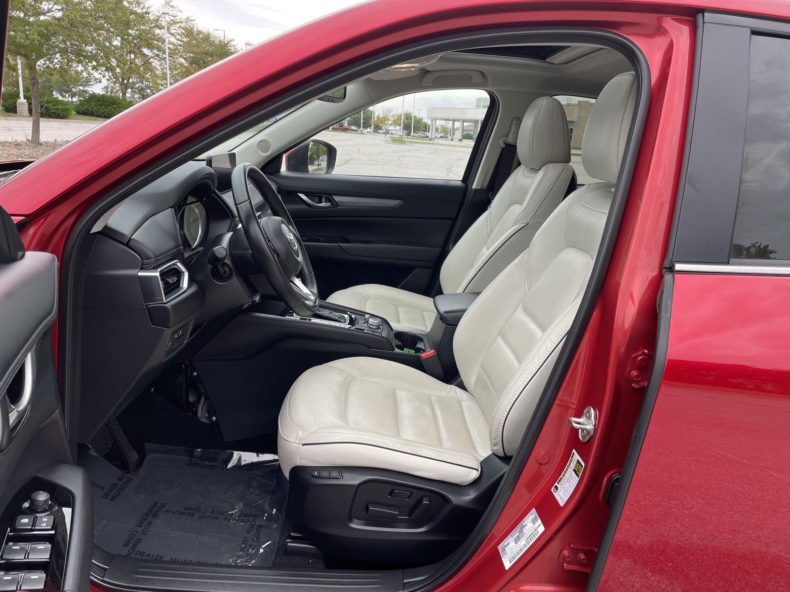 Vehicle photo 16