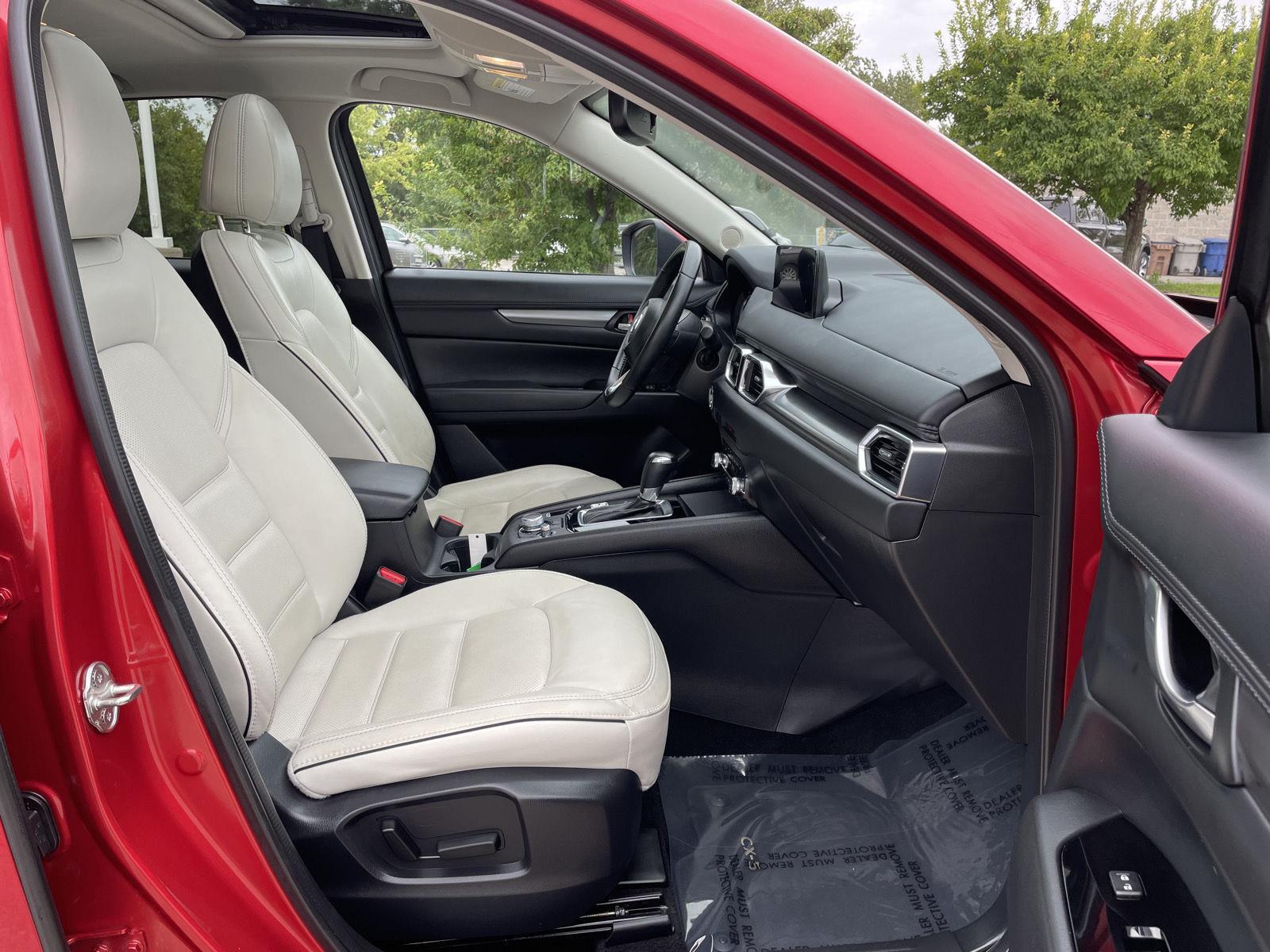 Vehicle photo 18